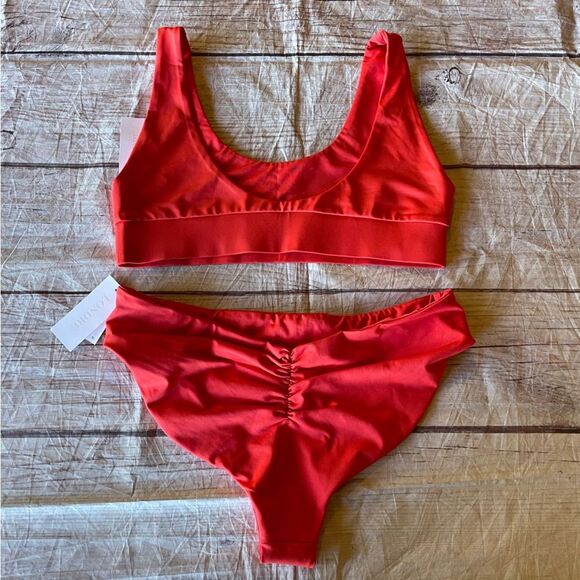 Londre Bodywear Sports Scoop Top, High Leg Scrunch Bottom Fiesta Red Size XL NEW - Picture 8 of 13